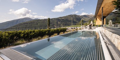 Wellnessurlaub - Pools: Infinity Pool - Outdoor Whirlpool - DAS GERSTL Alpine Retreat