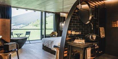 Wellnessurlaub - Whirlpool am Zimmer - St. Martin (Trentino-Südtirol) - Skyloft Suite - Alpin Garden Luxury Maison & SPA