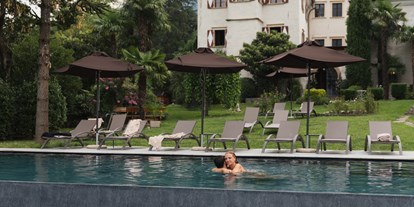 Wellnessurlaub - Hotel-Schwerpunkt: Wellness & Beauty - Montagna - Außenpool - Hotel Castel Rundegg ****s
