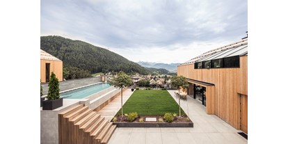 Wellnessurlaub - Pools: Schwimmteich - Mayrhofen (Mayrhofen) - Chalet Purmontes
