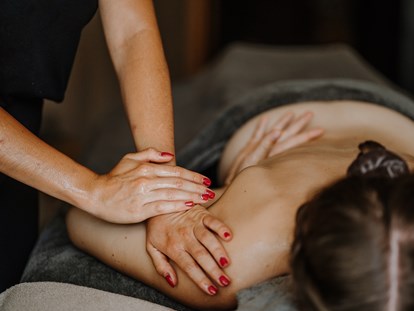 Wellnessurlaub - Kosmetikbehandlungen - Marling - Massage - Hotel das Paradies