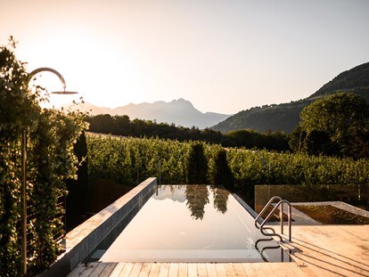 Wellnessurlaub - Außensauna - Mühlbach (Trentino-Südtirol) - Skypool - Design Hotel Tyrol