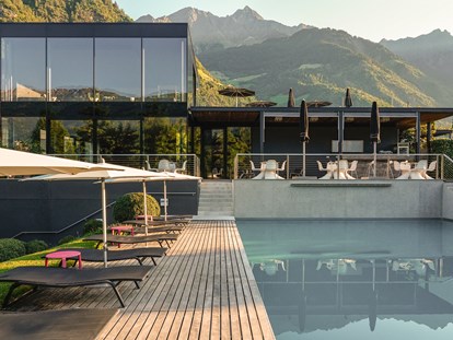 Wellnessurlaub - Hot Stone - Schenna bei Meran - Design Hotel Tyrol