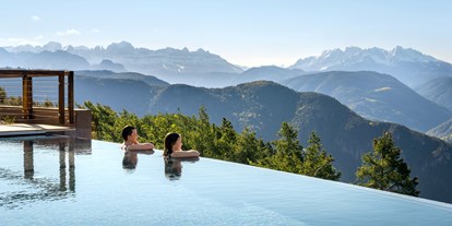 Wellnessurlaub - Pools: Schwimmteich - St. Martin (Trentino-Südtirol) - Infinitypool - Hotel Belvedere