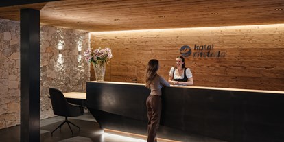 Wellnessurlaub - Finnische Sauna - La Villa in Badia - Hotel Cristallo Wellness Mountain Living