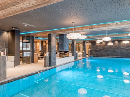 Wellnessurlaub - Pools: Innenpool - Sterzing - Indoor Pool  - Aktiv- & Wellnesshotel Bergfried