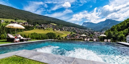 Wellnessurlaub - Pools: Innenpool - Dolomiten - alpin&vital Hotel La Perla