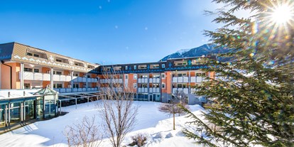 Wellnessurlaub - Lomi Lomi Nui - Tirol bei Meran - Hotelbild Winter - Aktiv- & Wellnesshotel Zentral
