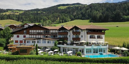 Wellnessurlaub - Pools: Außenpool beheizt - Gsies - Mountain | Spa | Hotel Schönblick 