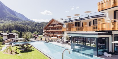 Wellnessurlaub - Pools: Infinity Pool - Tiroler Oberland - Hotel habicher hof