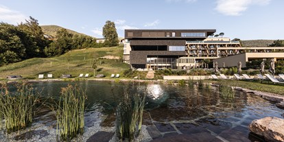 Wellnessurlaub - Pools: Schwimmteich - Brixen - Naturschwimmbad  - Santre dolomythic home