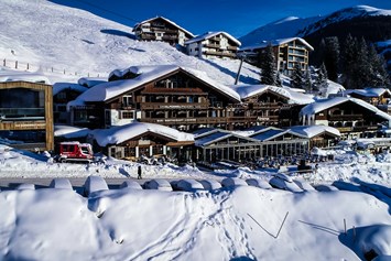 Wellnesshotel: Außenansicht | Winter | Das Alpenwelt Resort - MY ALPENWELT Resort****SUPERIOR
