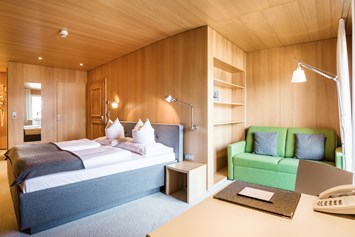 Wellnesshotel: Standard Doppelzimmer - Design & Wellness Hotel Alpenhof