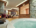 Wellnesshotel: Luxus-Wellness-Suiten mit eigener Sauna und Whirlpool im Zimmer - Verwöhnhotel Kristall - Wellnesshotel für Erwachsene am Achensee