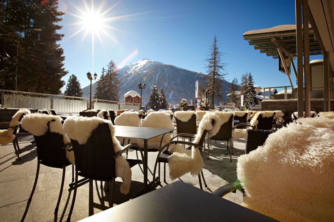 Wellnesshotel: Terrasse - Precise Tale Seehof Davos
