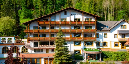 Wellnessurlaub - Parkplatz: kostenlos beim Hotel - Kehl - Hotelansicht - Holzschuh’s Schwarzwaldhotel
