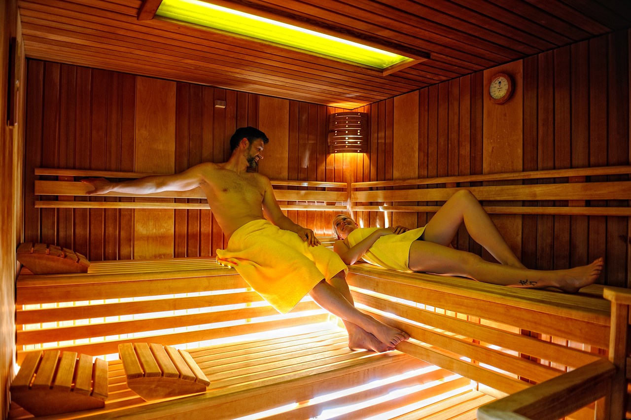 Landhotel Talblick **** Saunen und Bäder im Detail Finnische Sauna mit Farbtherapie