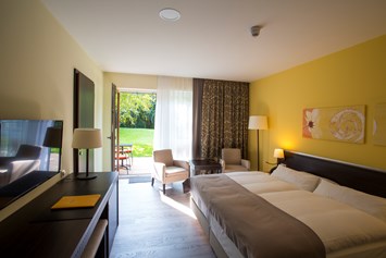 Wellnesshotel: Doppelzimmer zum Garten der Sinne - HEIDE SPA Hotel & Resort 