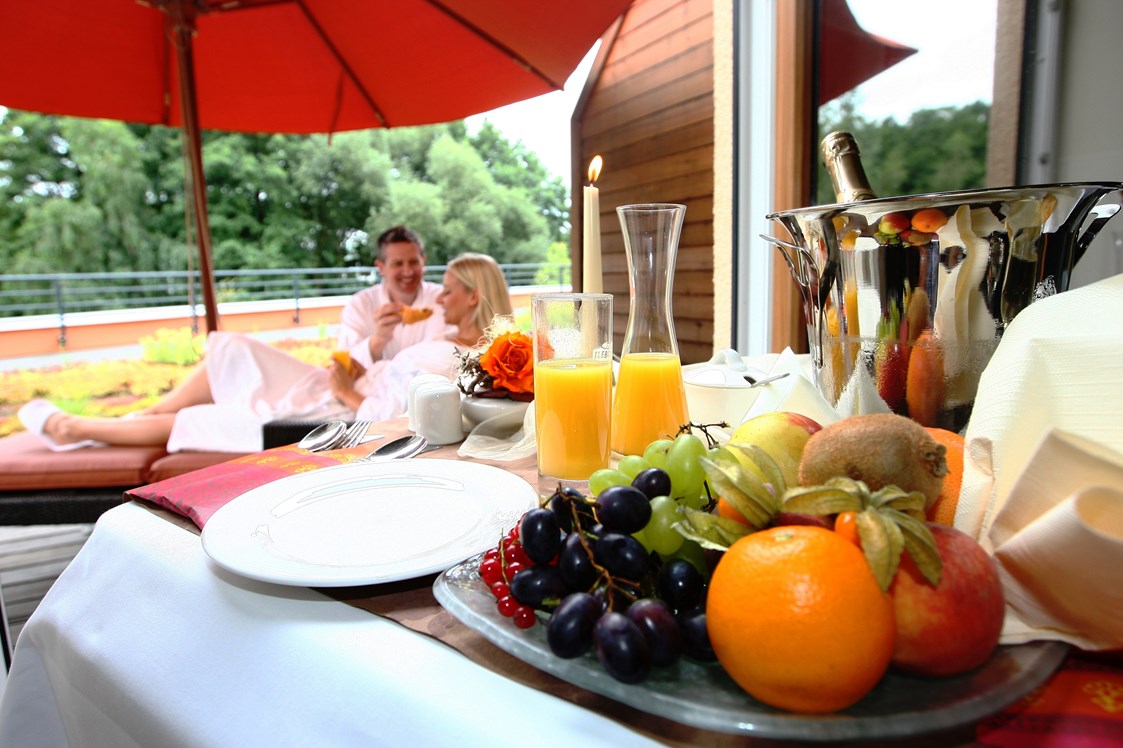 Wellnesshotel: Frühstück auf dem Zimmer - HEIDE SPA Hotel & Resort 
