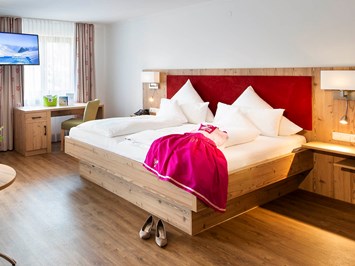 4* Hotel Erlebach - Wander- Wellness & Genusshotel in Vorarlberg Zimmerkategorien Doppelzimmer Gehrenspitze 30 qm